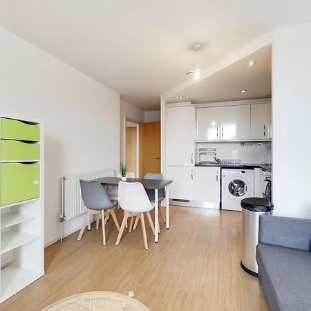 Fully Serviced Two Bed Apartment By Excel & O2 لندن المظهر الخارجي الصورة
